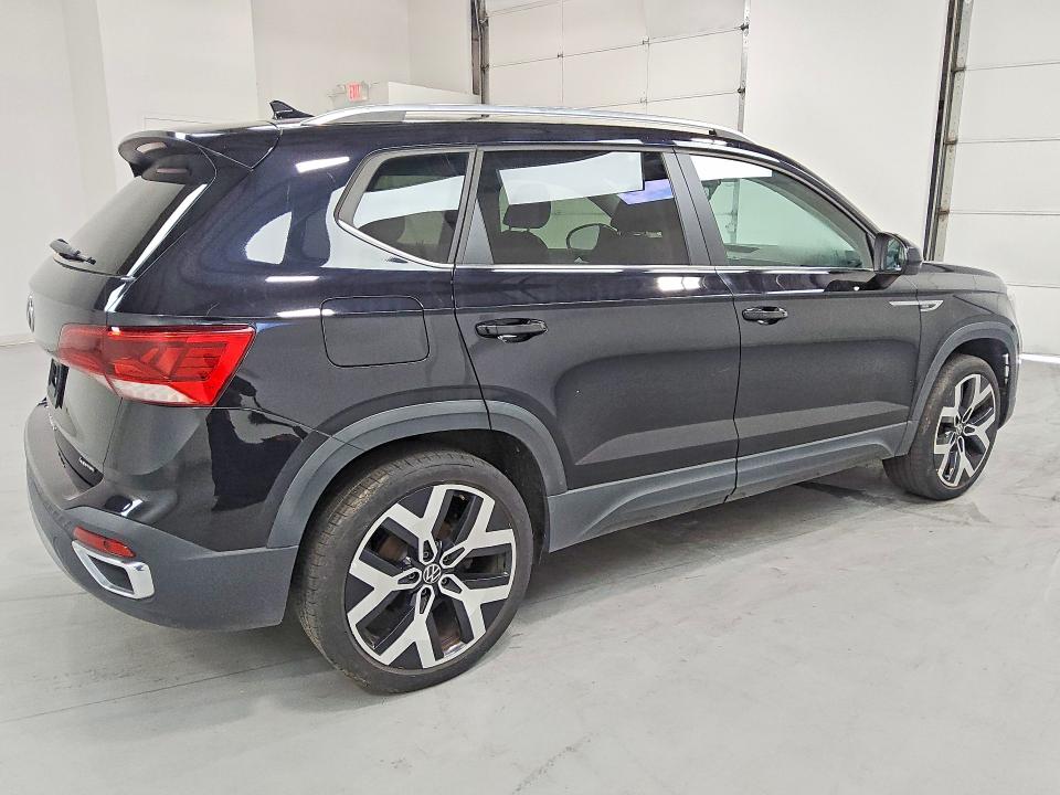 64656316 :رقم المزاد ، 3VVJX7B21NM025082 vin ، 2022 Volkswagen Taos مزاد بيع