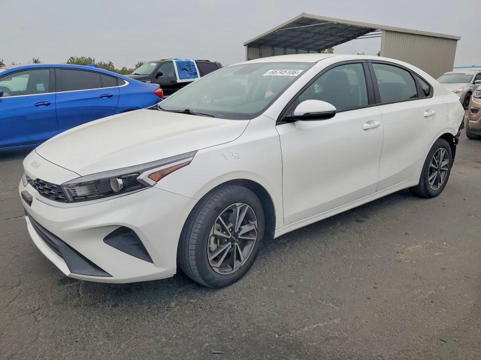 2024 Kia Forte მანქანა იყიდება აუქციონზე, vin: 3KPF24AD9RE701539, აუქციონის ნომერი: 66745106