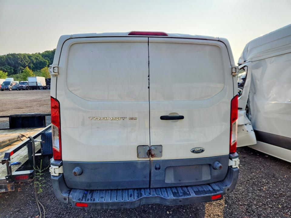 70894666 :رقم المزاد ، 1FTYE2YM7HKB51831 vin ، 2017 Ford Transit مزاد بيع