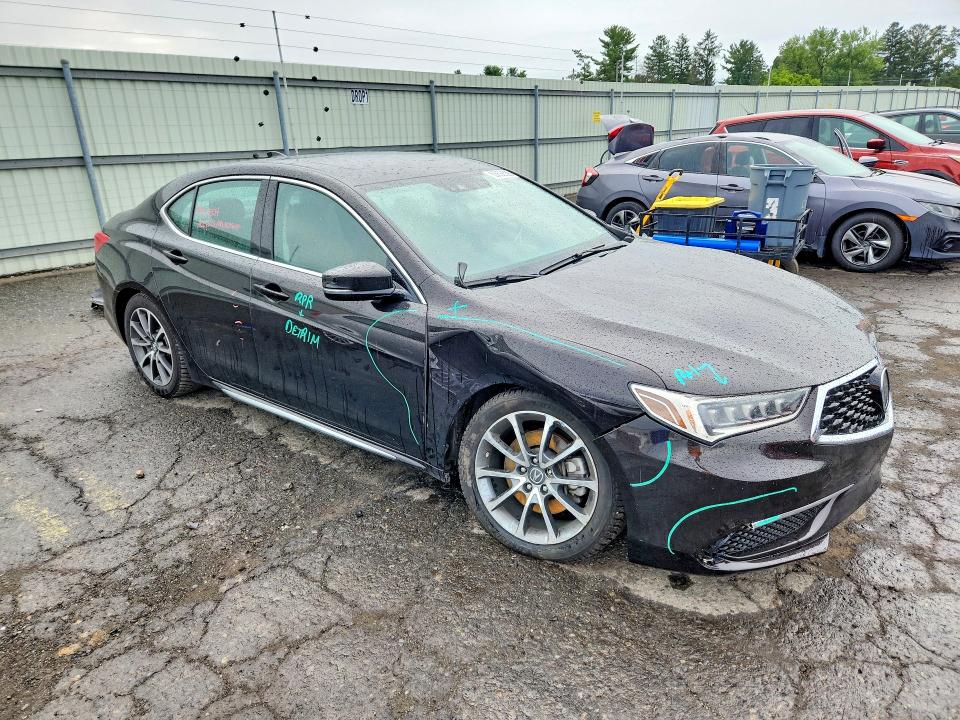 63898556 :رقم المزاد ، 19UUB2F53JA002901 vin ، 2018 Acura Tlx مزاد بيع