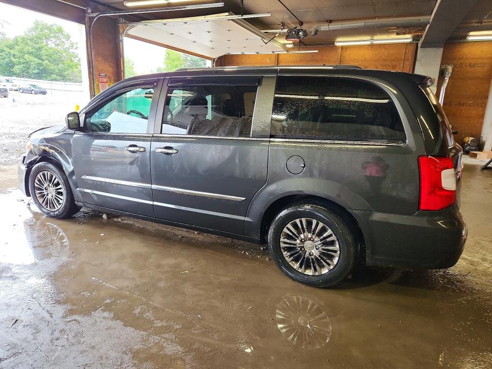 63658286 :رقم المزاد ، 2A4RR6DG0BR783637 vin ، 2011 Chrysler Town & Country مزاد بيع