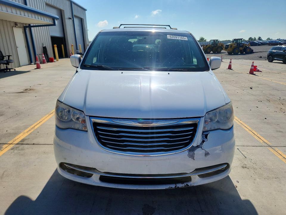 63591186 :رقم المزاد ، 2C4RC1BG4FR525270 vin ، 2015 Chrysler Town & Country مزاد بيع