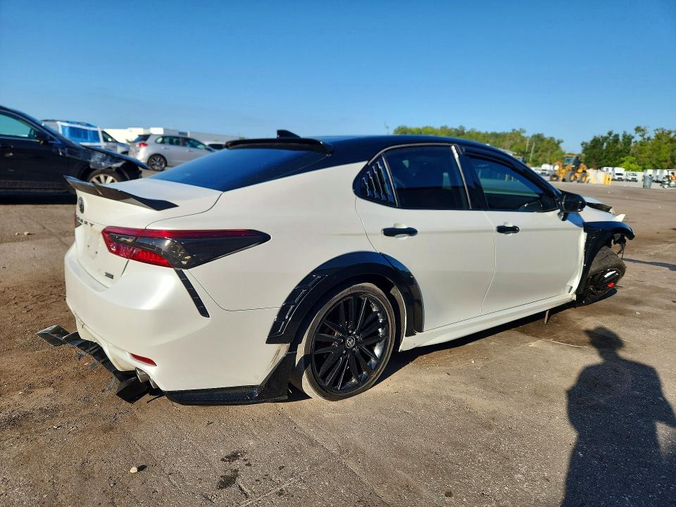 Продажа на аукционе авто 2023 Toyota Camry, vin: 4T1K61AK2PU103741, номер лота: 65500126