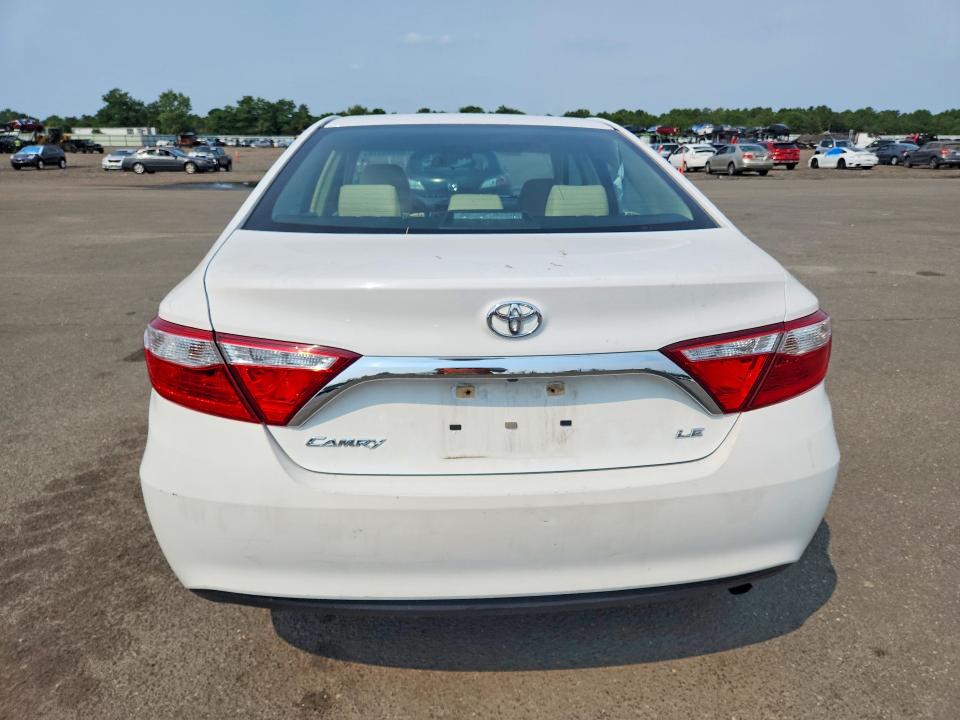 64493176 :رقم المزاد ، 4T1BF1FK4HU272640 vin ، 2017 Toyota Camry مزاد بيع
