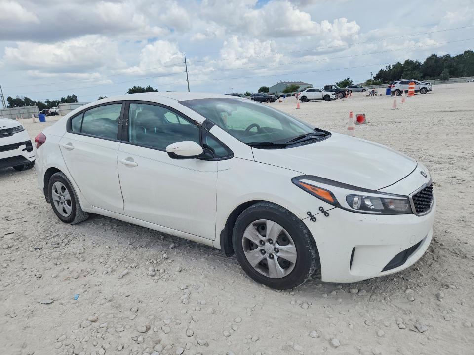 2018 Kia Forte მანქანა იყიდება აუქციონზე, vin: 3KPFK4A7XJE239328, აუქციონის ნომერი: 65175666