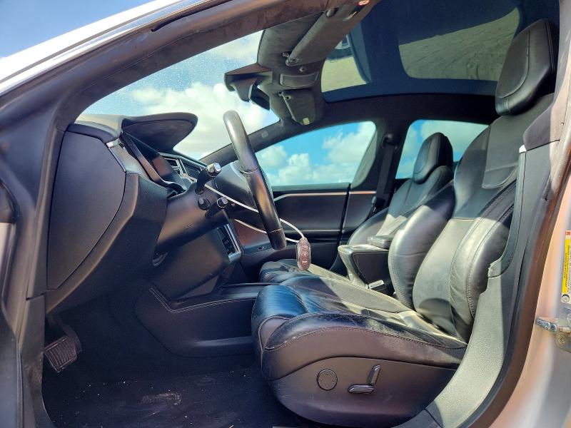 64585186 :رقم المزاد ، 5YJSA1E15HF206781 vin ، 2017 Tesla Model S مزاد بيع