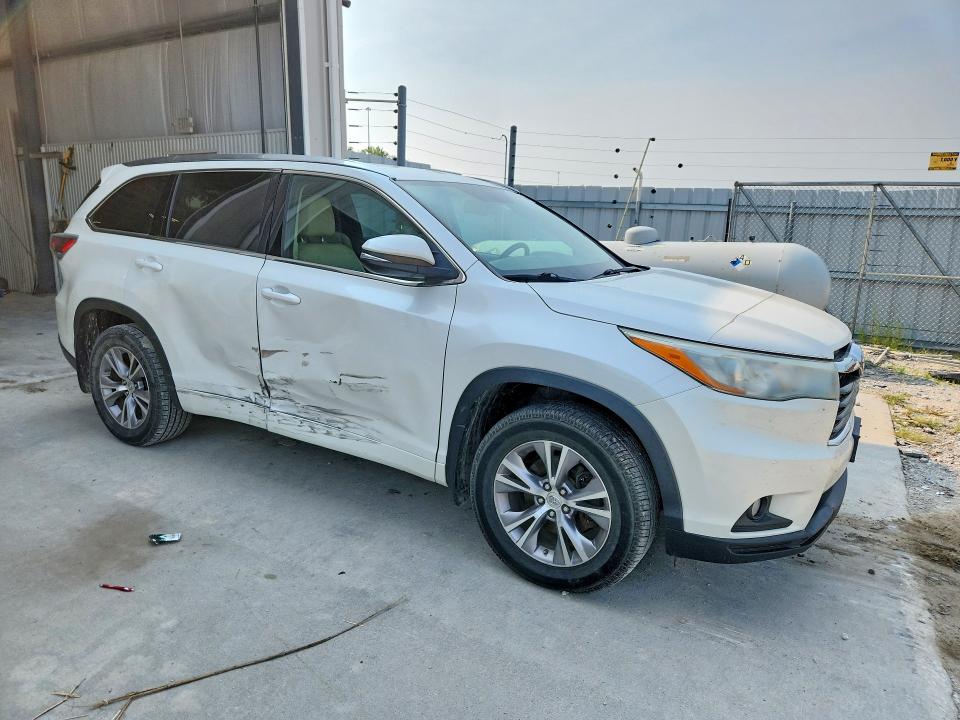 2015 Toyota Highlander მანქანა იყიდება აუქციონზე, vin: 5TDJKRFH0FS215562, აუქციონის ნომერი: 60992756