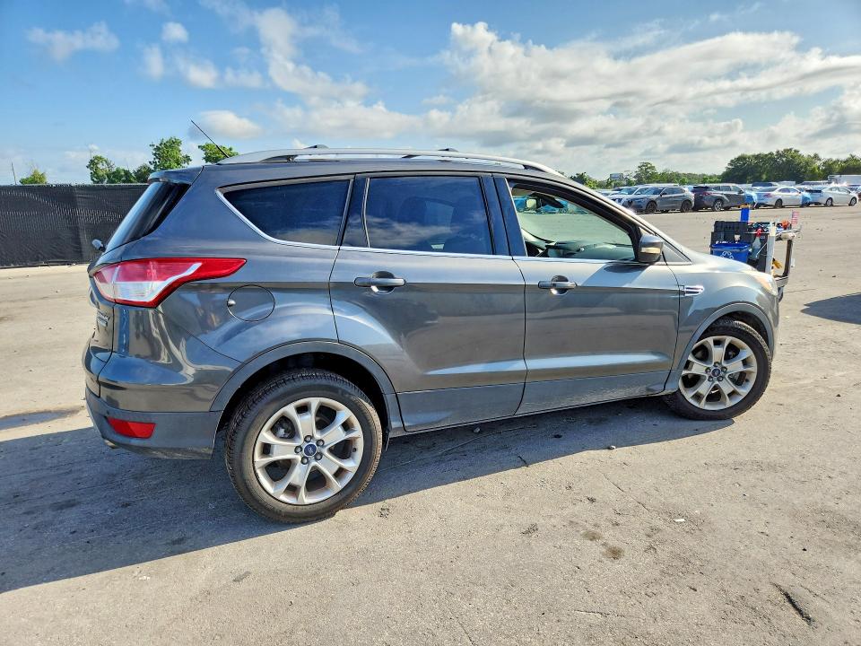 64997316 :رقم المزاد ، 1FMCU0J96FUC39922 vin ، 2015 Ford Escape مزاد بيع