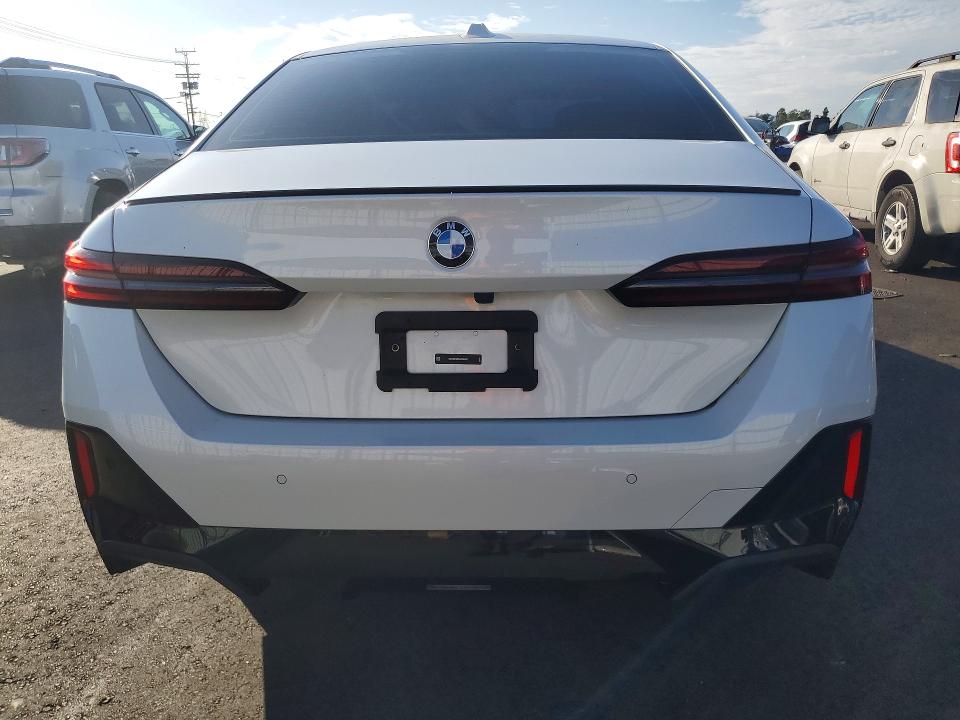 64831146 :رقم المزاد ، WBA43FJ05RCS99097 vin ، 2024 Bmw 530 مزاد بيع