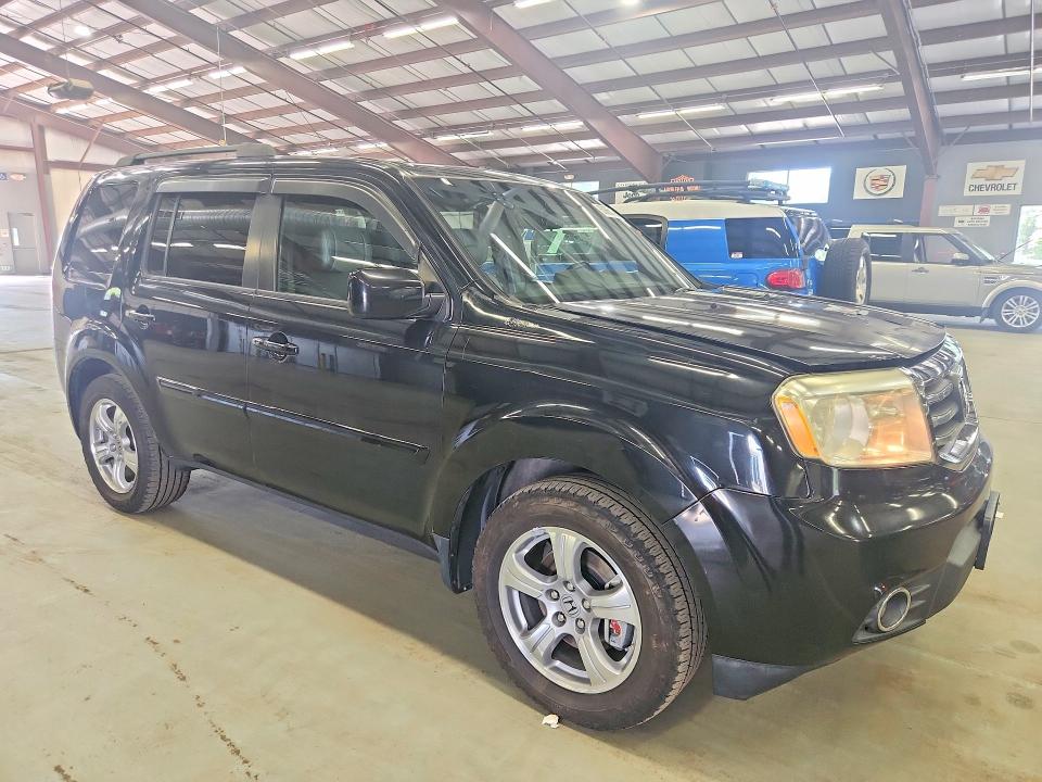 63885136 :رقم المزاد ، 5FNYF4H50FB030263 vin ، 2015 Honda Pilot مزاد بيع