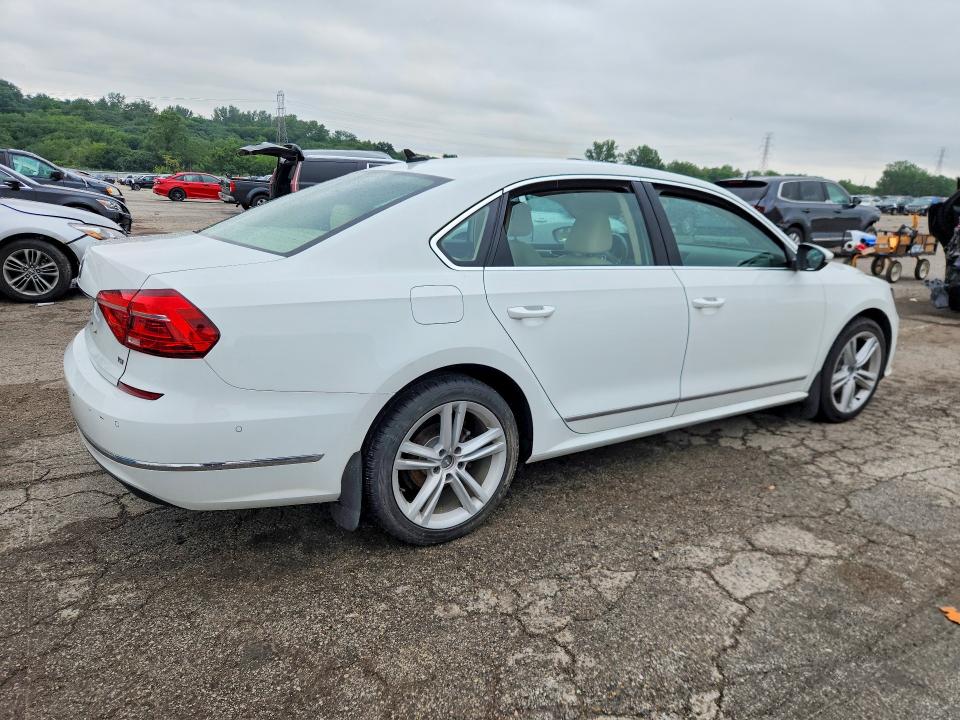 Продаж на аукціоні авто 2016 Volkswagen Passat, vin: 1VWCT7A31GC070084, номер лоту: 65035666