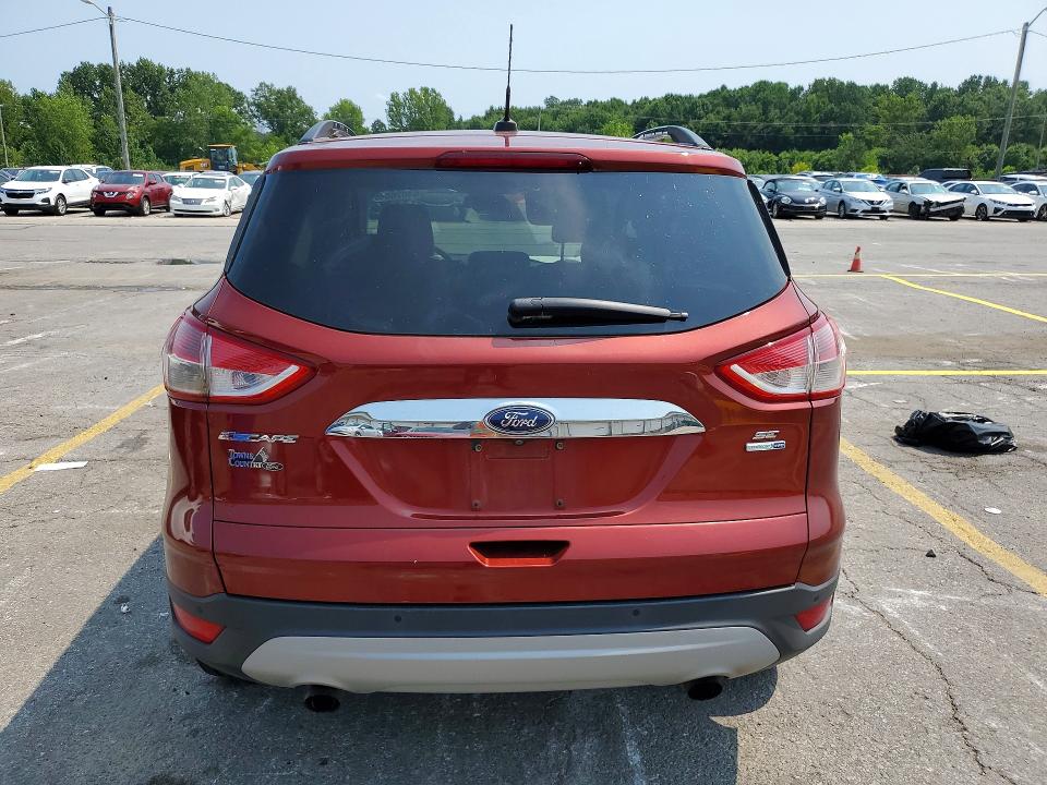 64026846 :رقم المزاد ، 1FMCU9GXXFUA06829 vin ، 2015 Ford Escape مزاد بيع