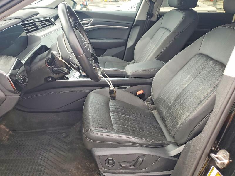 61680126 :رقم المزاد ، WA12AAGE7NB032706 vin ، 2022 Audi E-tron مزاد بيع