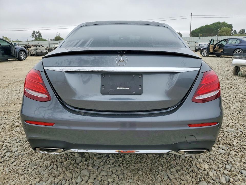 65899056 :رقم المزاد ، WDDZF4JB3KA545321 vin ، 2019 Mercedes-benz E مزاد بيع