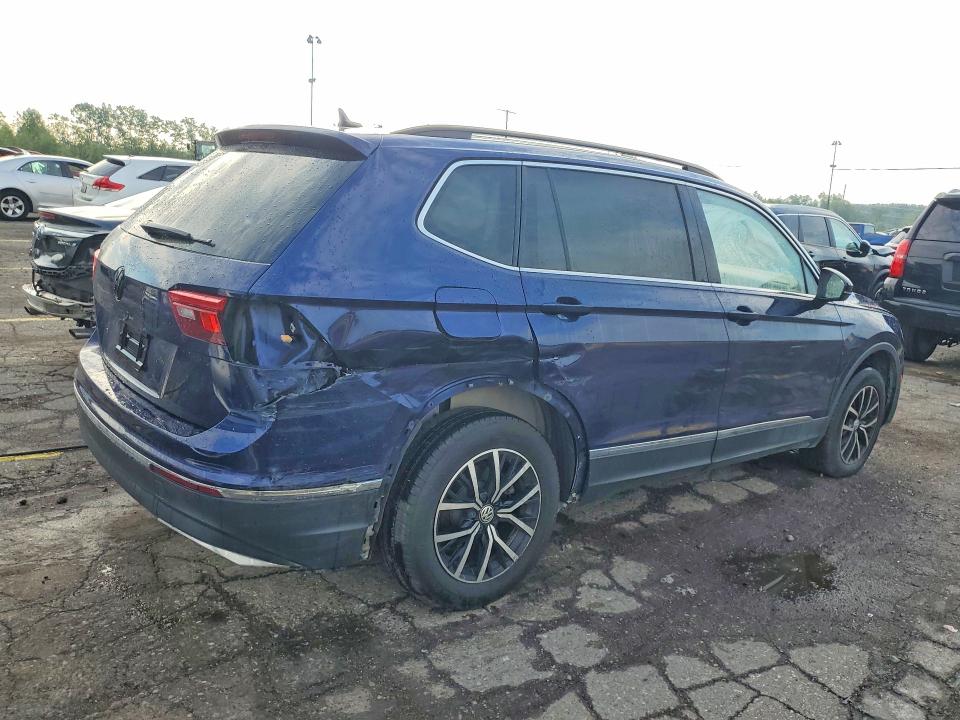 Продажа на аукционе авто 2021 Volkswagen Tiguan, vin: 3VV3B7AX6MM116965, номер лота: 64003076