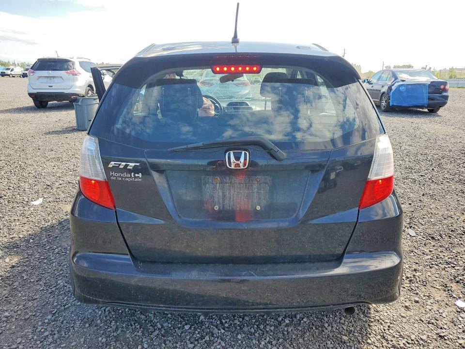 65282096 :رقم المزاد ، LUCGE8H58D3004683 vin ، 2013 Honda Fit مزاد بيع