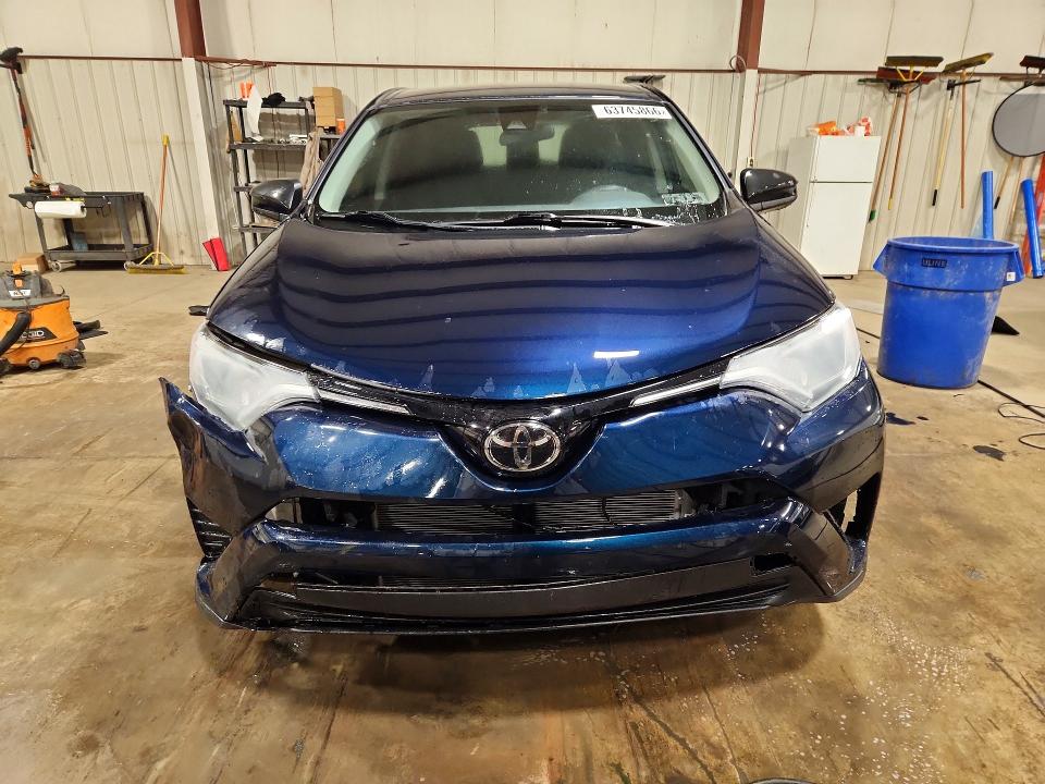 2018 Toyota Rav4 მანქანა იყიდება აუქციონზე, vin: JTMBFREV8JJ219235, აუქციონის ნომერი: 63745866