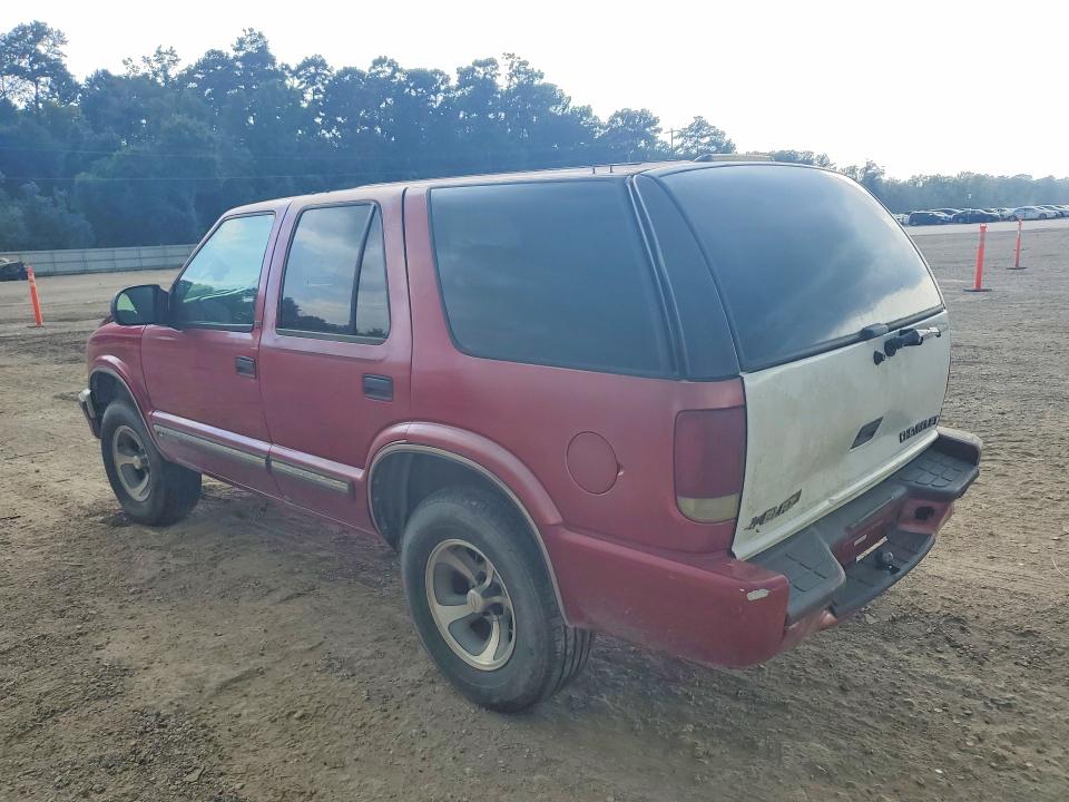 64011026 :رقم المزاد ، 1GNCS13W012127549 vin ، 2001 Chevrolet Blazer مزاد بيع