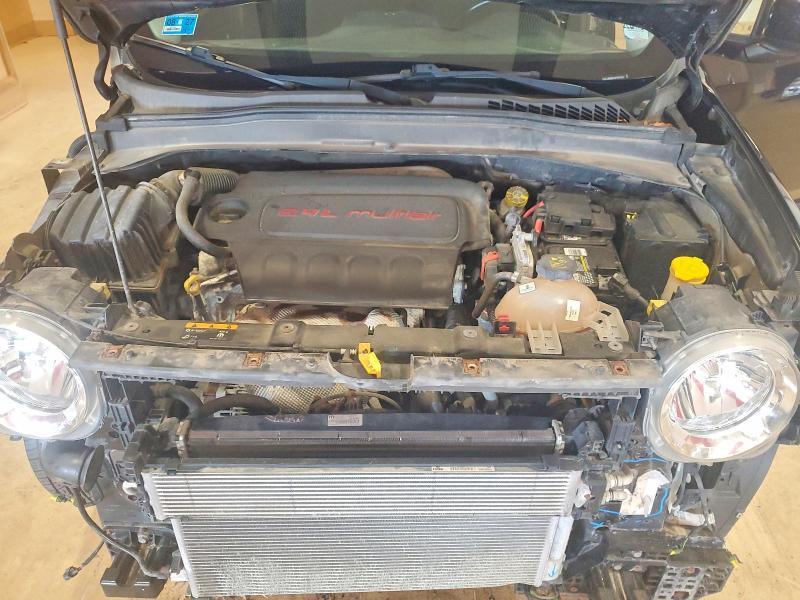 65536786 :رقم المزاد ، ZACCJBBBXHPF97880 vin ، 2017 Jeep Renegade مزاد بيع