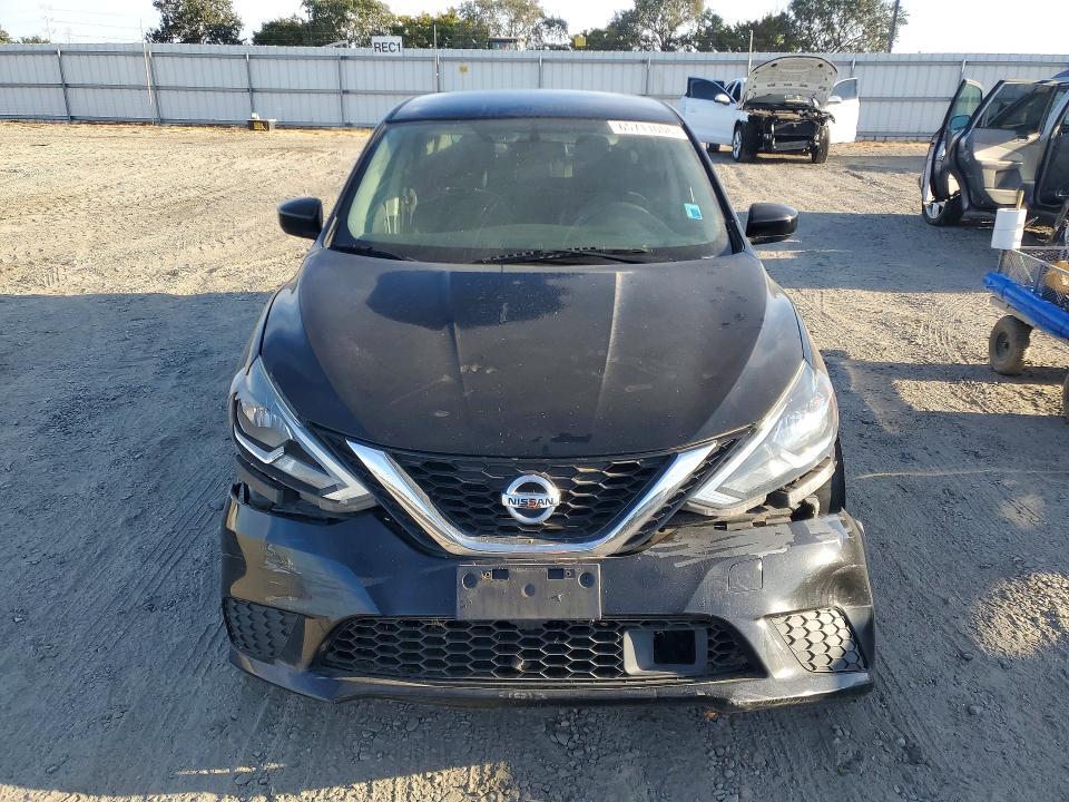 65711006 :رقم المزاد ، 3N1AB7AP2JY312057 vin ، 2018 Nissan Sentra مزاد بيع