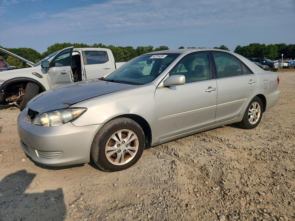 Aukcja sprzedaży 2005 Toyota Camry, vin: 4T1BF32K15U087104, numer aukcji: 64226436