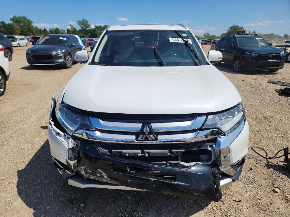 65572676 :رقم المزاد ، JA4AZ3A33JZ071740 vin ، 2018 Mitsubishi Outlander مزاد بيع