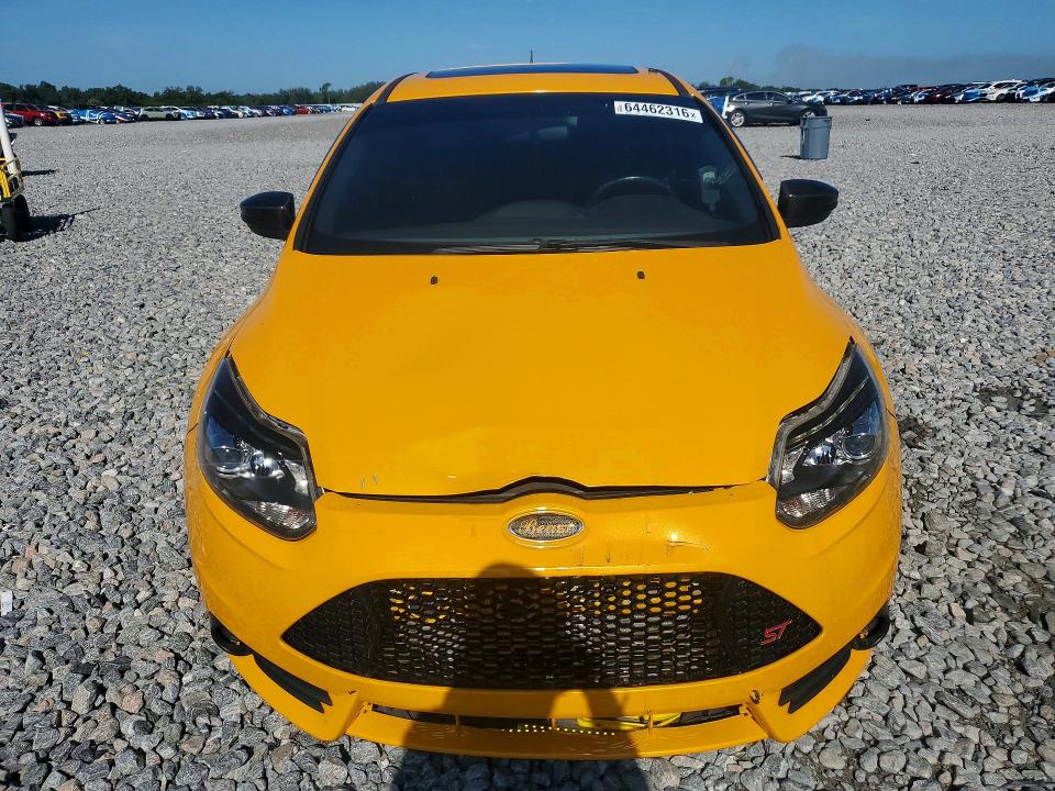 64462316 :رقم المزاد ، 1FADP3L91DL185839 vin ، 2013 Ford Focus مزاد بيع
