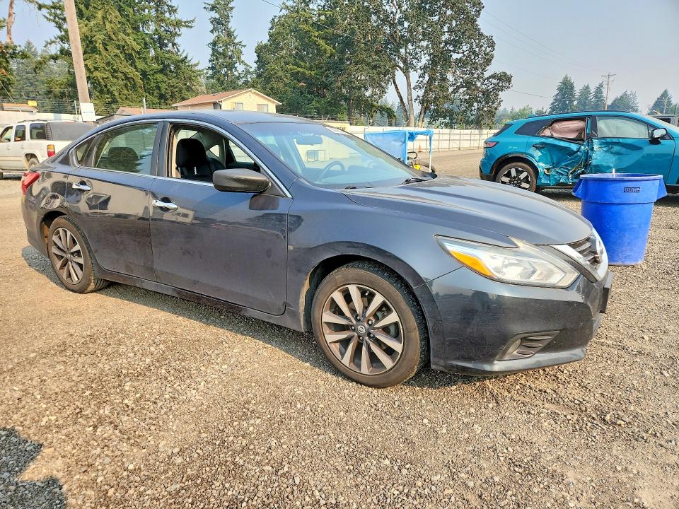 Продажа на аукционе авто 2017 Nissan Altima, vin: 1N4AL3APXHC262732, номер лота: 62884536
