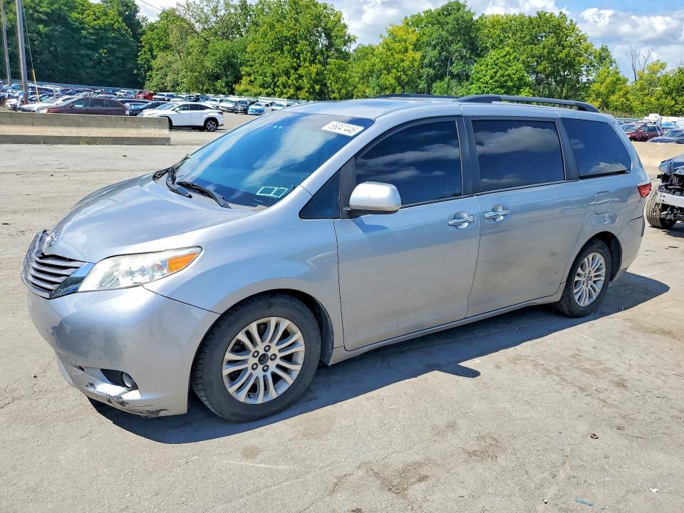 Auction sale of the 2016 Toyota Sienna, vin: 5TDYK3DC2GS749800, lot number: 66047446