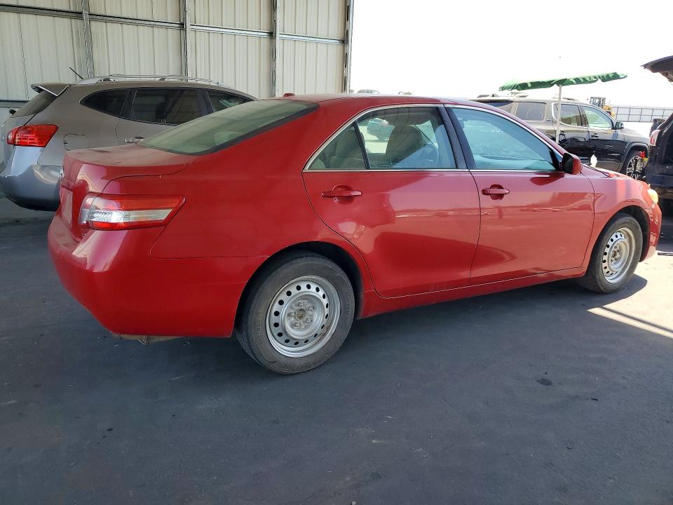 65690366 :رقم المزاد ، 4T1BF3EKXBU744313 vin ، 2011 Toyota Camry مزاد بيع