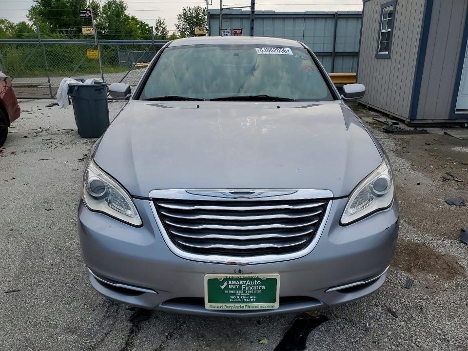 Продаж на аукціоні авто 2013 Chrysler 200, vin: 1C3CCBBB0DN584802, номер лоту: 64062056