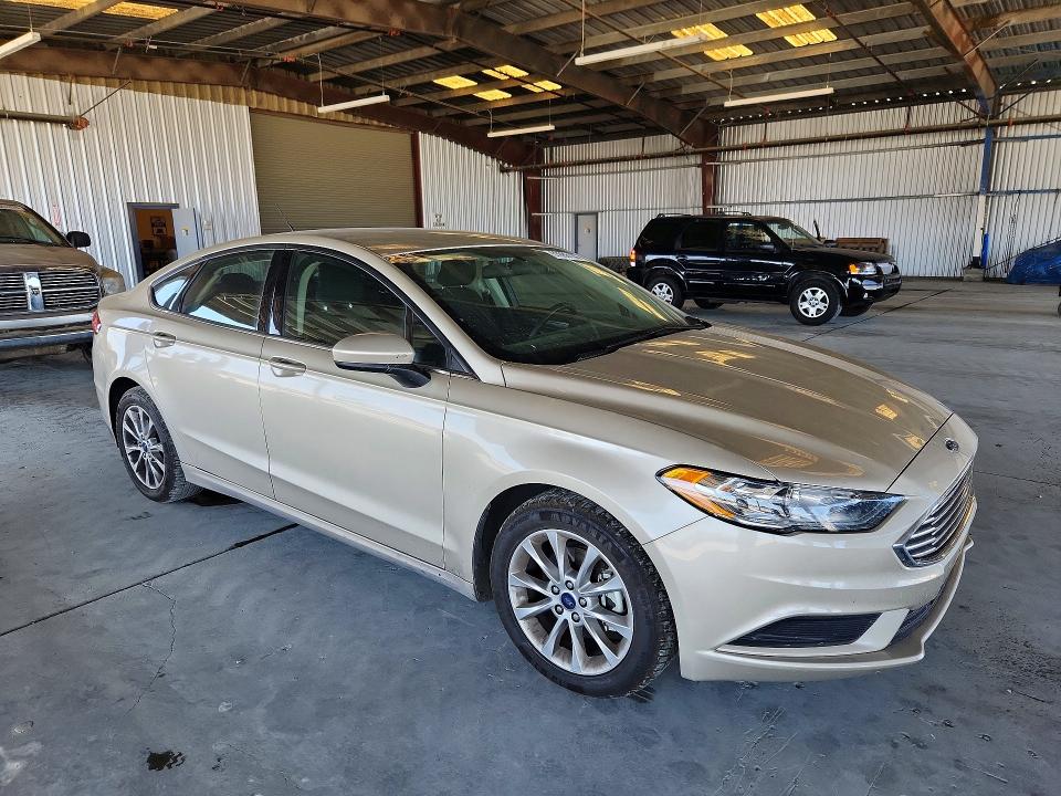 63686106 :رقم المزاد ، 3FA6P0HD0HR275737 vin ، 2017 Ford Fusion مزاد بيع