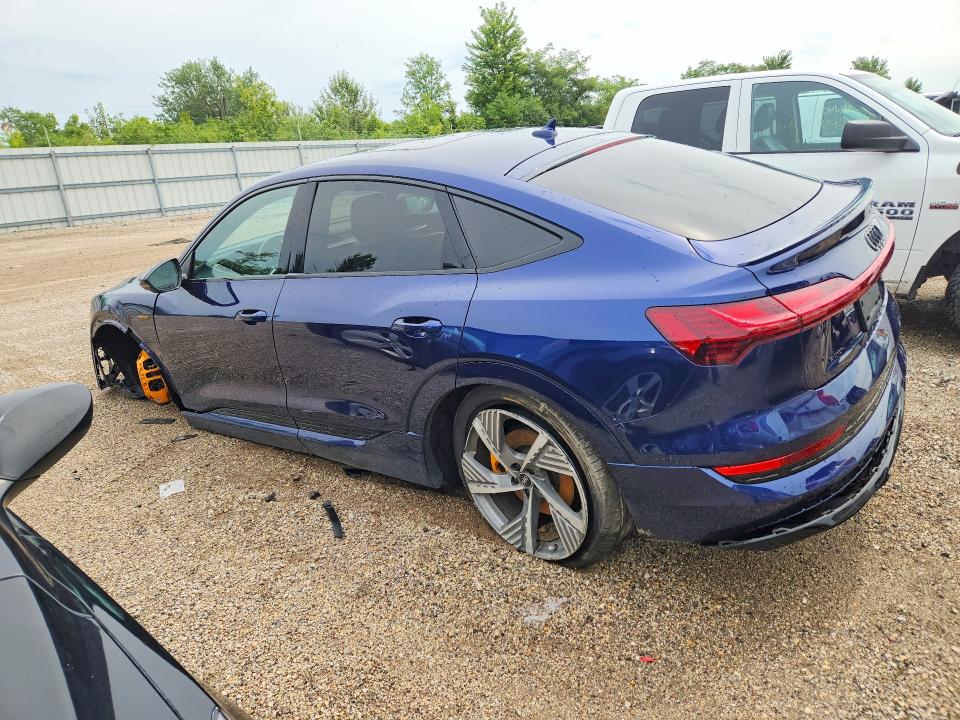 64579756 :رقم المزاد ، WA13AAGE2NB035937 vin ، 2022 Audi E-tron مزاد بيع