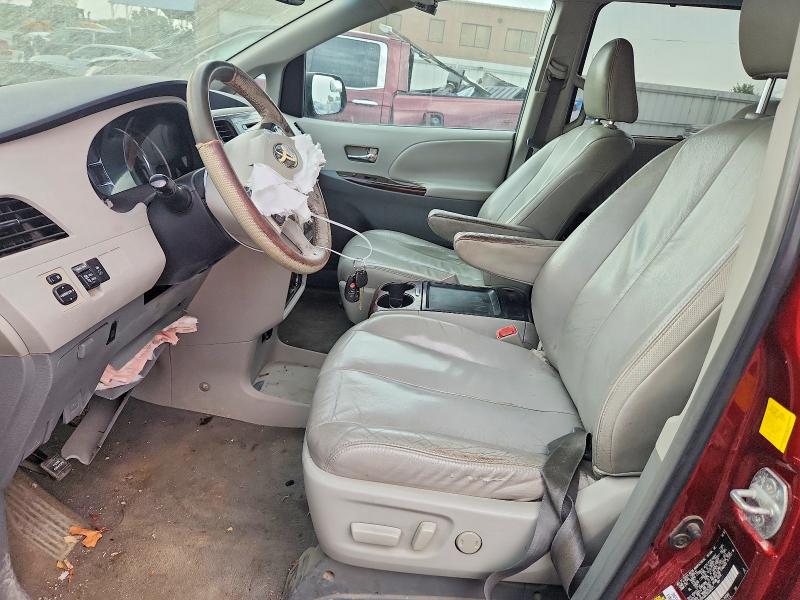 64577956 :رقم المزاد ، 5TDYK3DC9BS087013 vin ، 2011 Toyota Sienna مزاد بيع