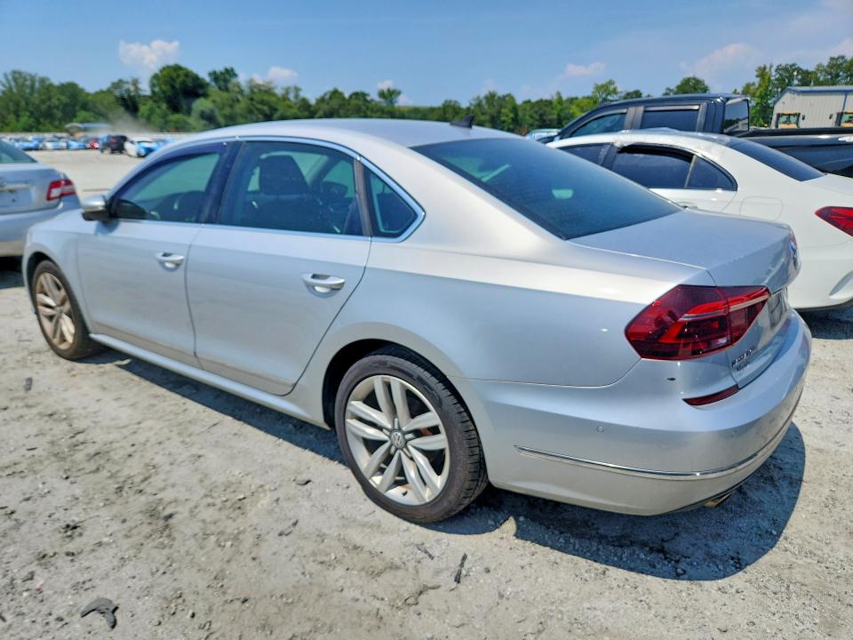 Продажа на аукционе авто 2017 Volkswagen Passat, vin: 1VWCT7A35HC025375, номер лота: 64938376