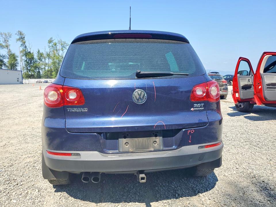 2011 Volkswagen Tiguan მანქანა იყიდება აუქციონზე, vin: WVGBV7AX6BW517782, აუქციონის ნომერი: 64939416