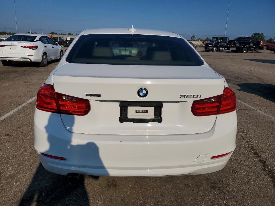 63499966 :رقم المزاد ، WBA3C3C57EF984794 vin ، 2014 Bmw 320 مزاد بيع