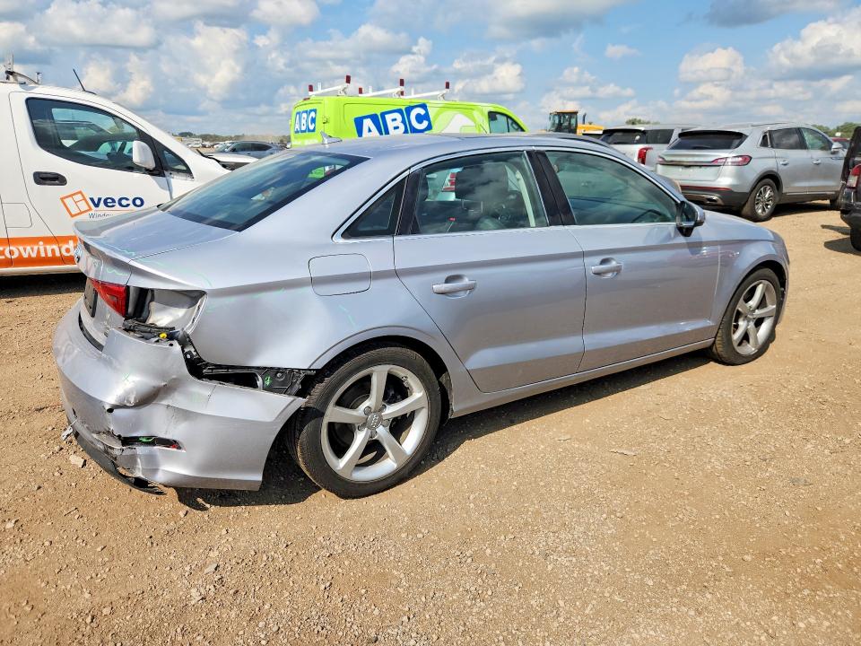 64255926 :رقم المزاد ، WAUBFGFF1F1092389 vin ، 2015 Audi A3 مزاد بيع