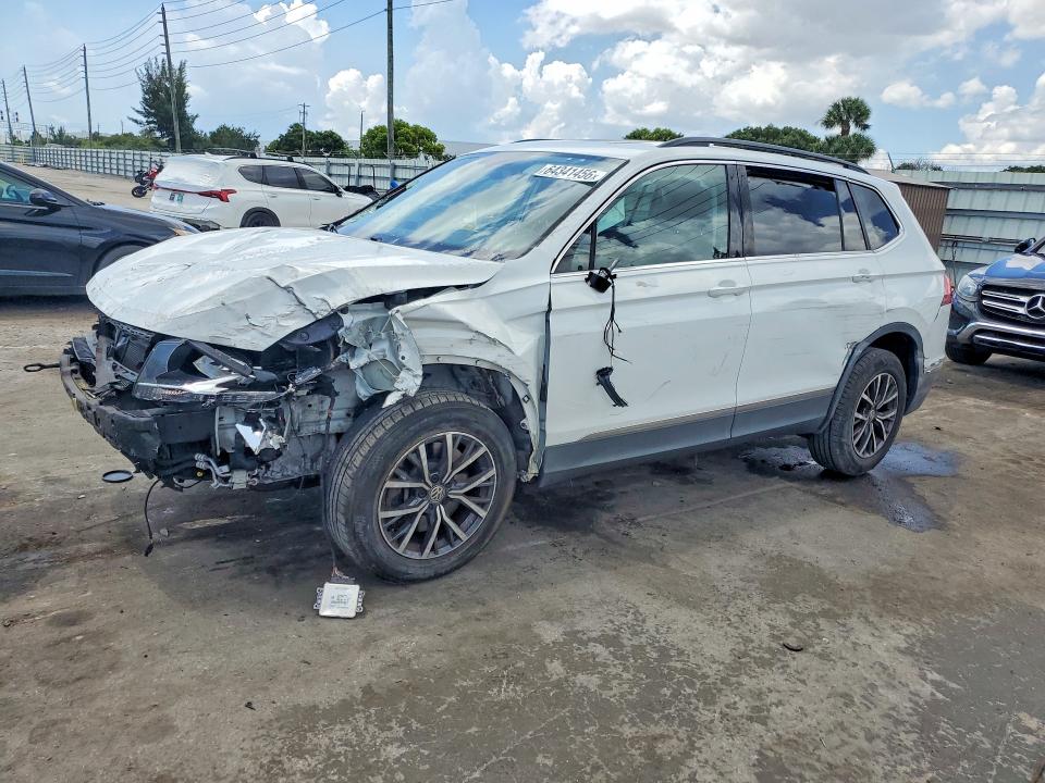 64341456 :رقم المزاد ، 3VV3B7AX4LM001652 vin ، 2020 Volkswagen Tiguan مزاد بيع