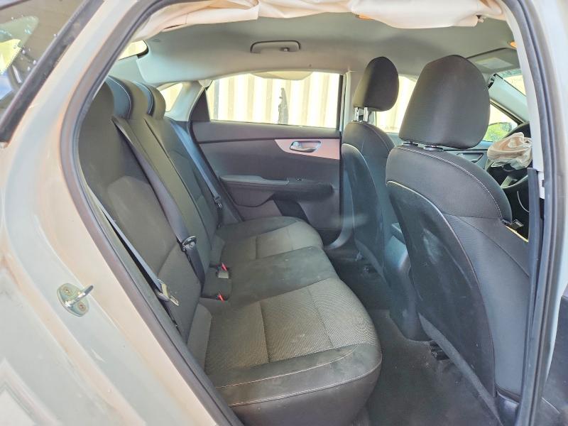 65802426 :رقم المزاد ، 3KPF24AD5NE473758 vin ، 2022 Kia Forte مزاد بيع