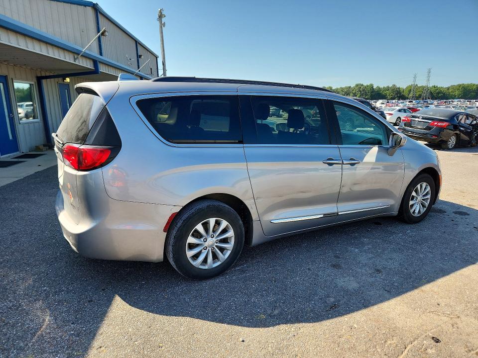 Продажа на аукционе авто 2017 Chrysler Pacifica, vin: 2C4RC1BG3HR576780, номер лота: 64336426
