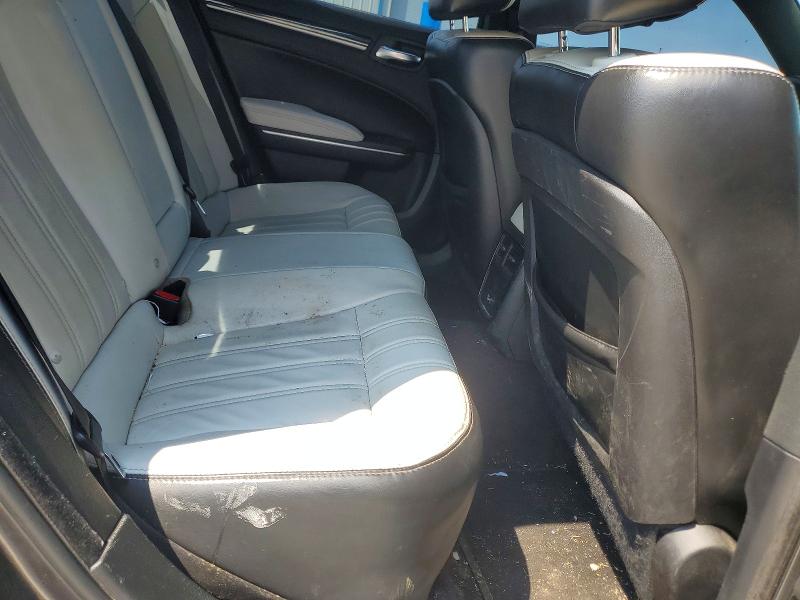 64213576 :رقم المزاد ، 2C3CCABGXJH228898 vin ، 2018 Chrysler 300 مزاد بيع