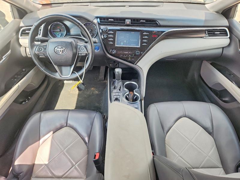 62131936 :رقم المزاد ، 4T1B21HK1JU509020 vin ، 2018 Toyota Camry Hybrid مزاد بيع