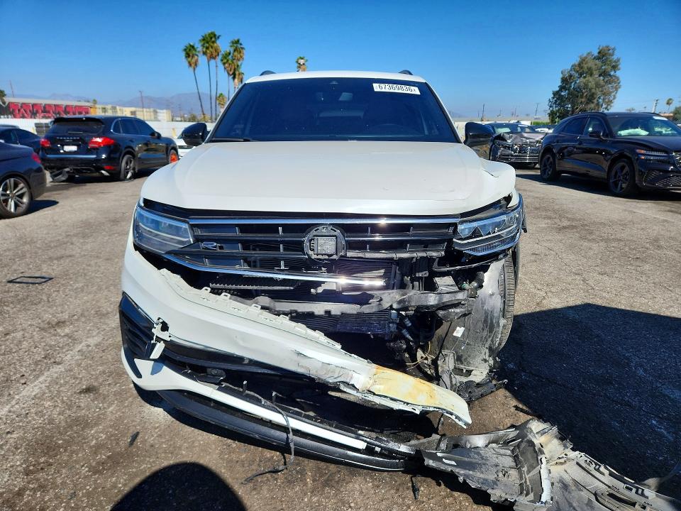 67369836 :رقم المزاد ، 3VVCB7AX5NM131393 vin ، 2022 Volkswagen Tiguan مزاد بيع