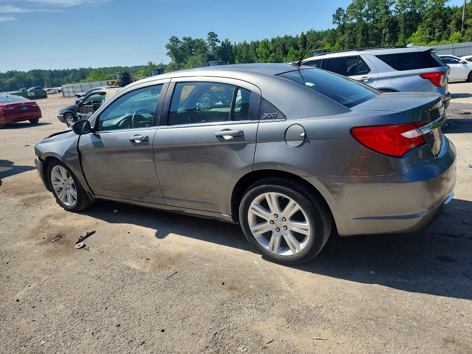 65315316 :رقم المزاد ، 1C3CCBAB6CN318300 vin ، 2012 Chrysler 200 مزاد بيع