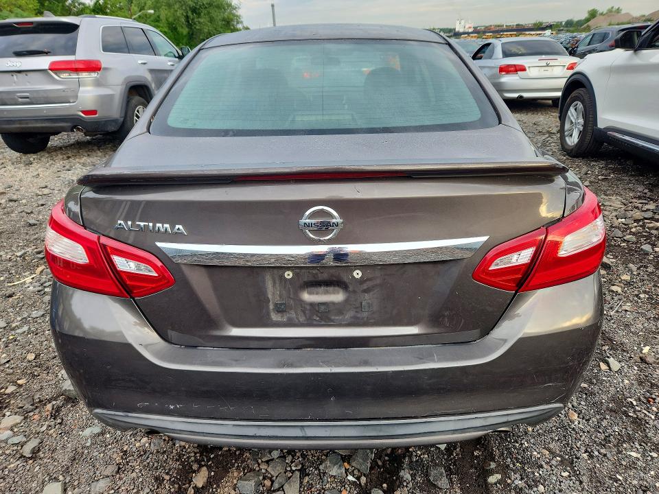 2017 Nissan Altima მანქანა იყიდება აუქციონზე, vin: 1N4AL3APXHN316700, აუქციონის ნომერი: 63833796