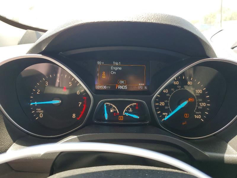 2017 Ford Escape მანქანა იყიდება აუქციონზე, vin: 1FMCU0GD5HUC88043, აუქციონის ნომერი: 63993706