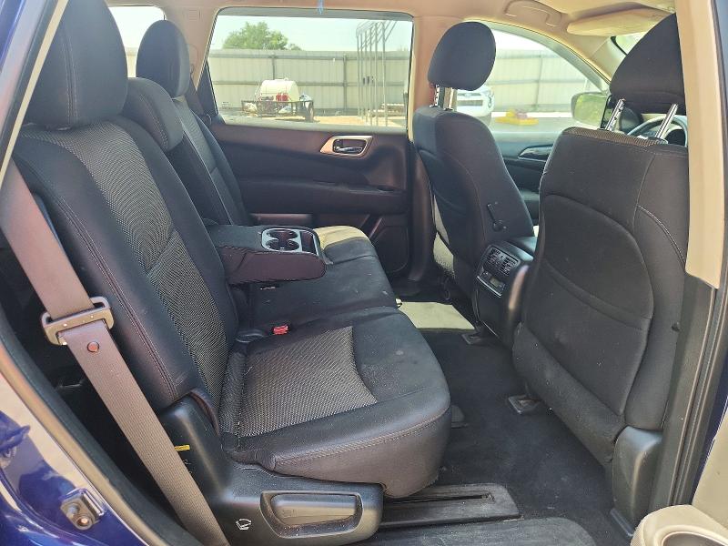 65381016 :رقم المزاد ، 5N1DR2MN5HC905476 vin ، 2017 Nissan Pathfinder مزاد بيع