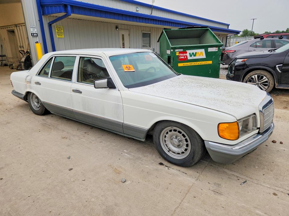 63885946 :رقم المزاد ، WDB1260371A099988 vin ، 1984 Merced 500 Sel 198 Rwd مزاد بيع