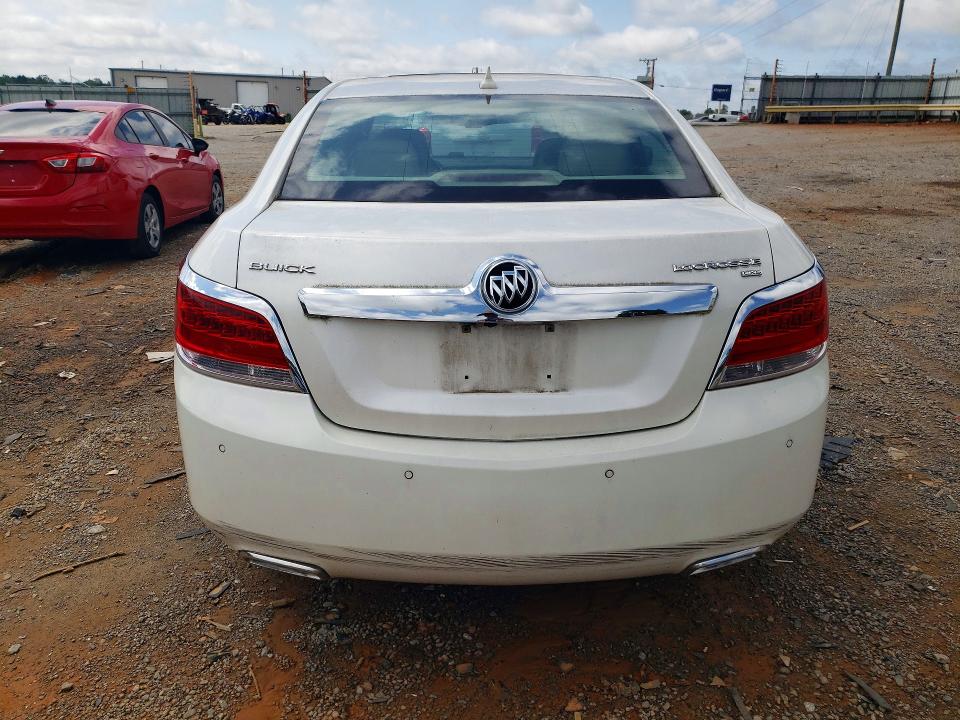 63330986 :رقم المزاد ، 1G4GE5ED3BF232838 vin ، 2011 Buick Lacrosse مزاد بيع